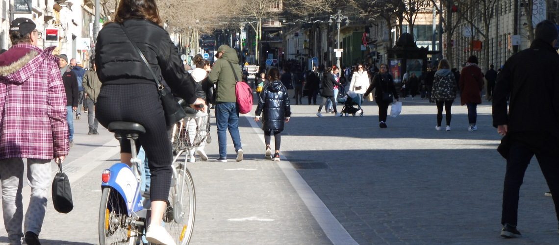 En passant près des passants : La Canebière