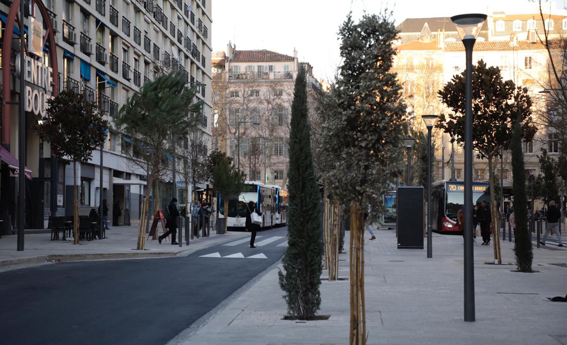 En passant près des passant : rue des Fabres